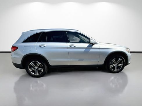 Used 2017 Mercedes-Benz GLC 300 image 2