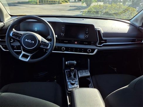 Used 2024 Kia Sportage LX image 10