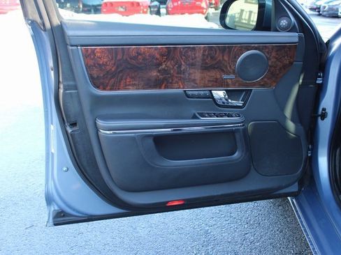 Used 2013 Jaguar XJ AWD image 10