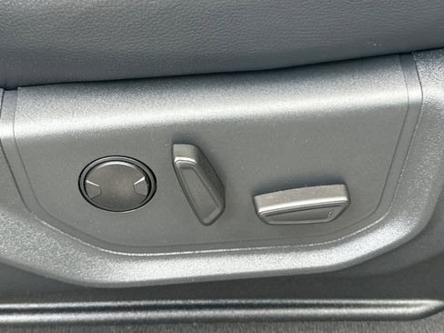 Used 2022 Ford F250 Lariat w/ Lariat Value Package image 23