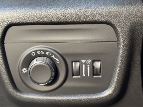 New 2025 Jeep Grand Cherokee Laredo w/ Luxury Tech Group I image 14