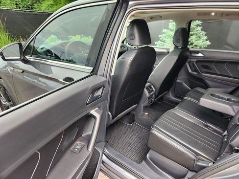 Certified 2024 Volkswagen Tiguan SE image 23