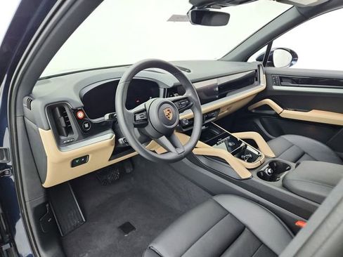 Used 2024 Porsche Cayenne image 35