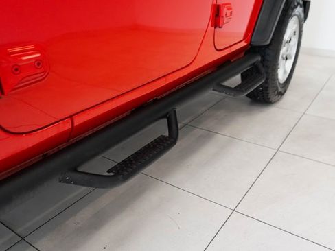 Used 2021 Jeep Wrangler Unlimited Islander image 9