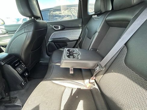 Used 2024 Jeep Compass Latitude AWD/4WD image 44