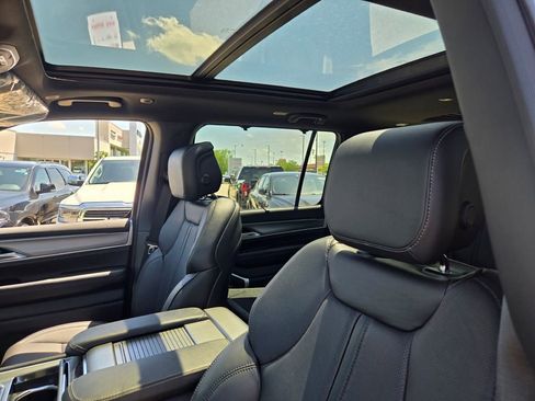 New 2025 Jeep Wagoneer Series II w/ Convenience Group I image 25