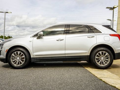 Used 2018 Cadillac XT5 Luxury w/ Driver Awareness Package FWD image 9