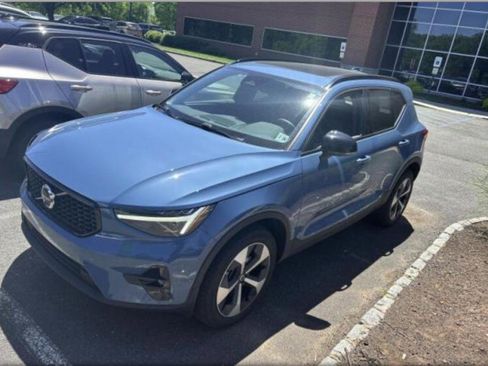 Used 2024 Volvo XC40 B5 Plus w/ Climate Package AWD/4WD image 19