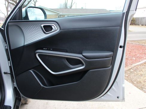 Used 2021 Kia Soul LX FWD image 33