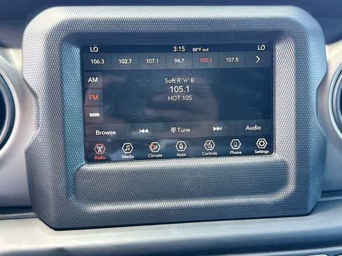 Used 2023 Jeep Wrangler Unlimited w/ Cold Weather Group AWD/4WD image 16