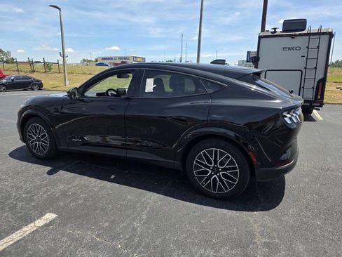 Used 2025 Ford Mustang Mach-E Premium RWD image 7