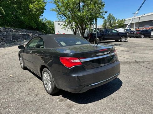 Used 2014 Chrysler 200 Touring FWD image 3
