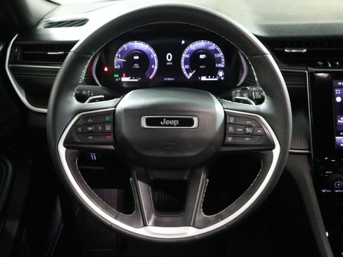 Used 2023 Jeep Grand Cherokee L Laredo AWD/4WD image 17