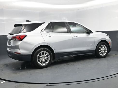 Used 2022 Chevrolet Equinox LT image 4