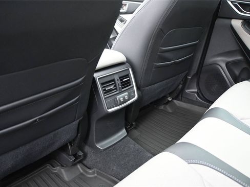 Used 2023 Subaru Forester Limited AWD/4WD image 15