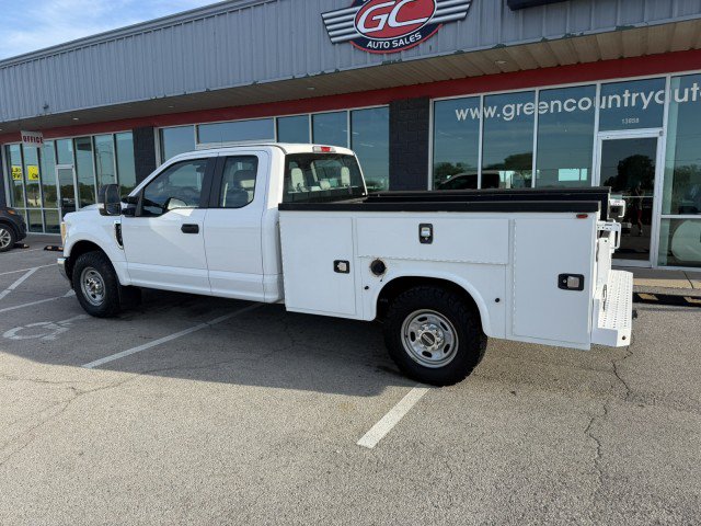 Used 2017 Ford F250 XL w/ Power Equipment Group RWD image 4