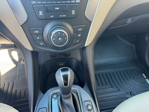 Used 2015 Hyundai Santa Fe Sport image 13
