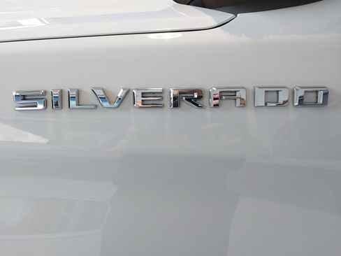 Used 2022 Chevrolet Silverado 1500 LT AWD/4WD image 32
