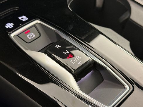 Certified 2025 Audi Q6 e-tron Premium w/ Convenience Package image 21