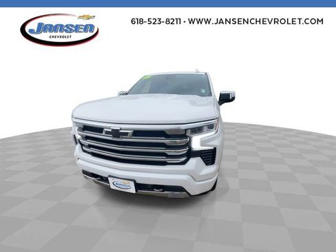 Used 2025 Chevrolet Silverado 1500 High Country w/ Technology Package AWD/4WD image 3