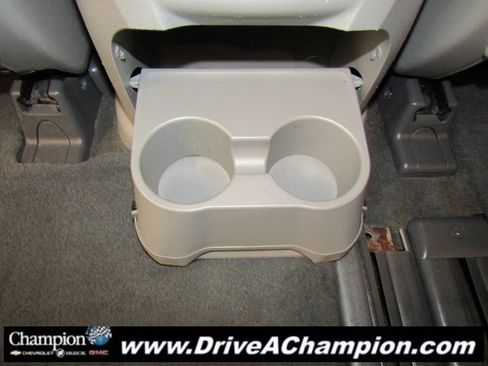 Used 2015 Toyota Sienna L image 18