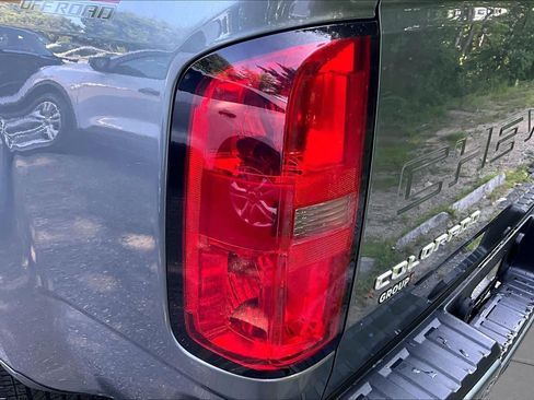 Used 2022 Chevrolet Colorado Z71 w/ Safety Package AWD/4WD image 26