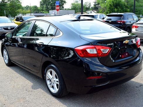 Used 2017 Chevrolet Cruze LT image 8