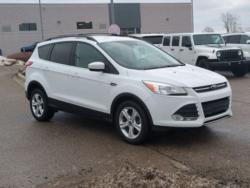 Used 2013 Ford Escape SE image 2