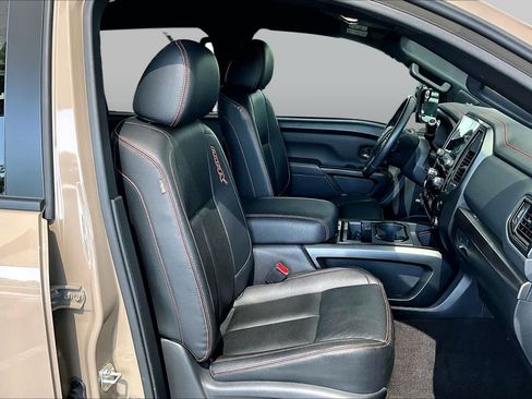 Used 2023 Nissan Titan PRO-4X w/ Pro-4x Convenience Package AWD/4WD image 9