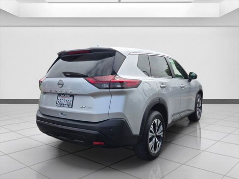 Used 2022 Nissan Rogue SV image 5