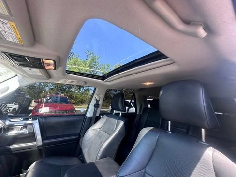 Used 2022 Toyota 4Runner Limited AWD/4WD image 27