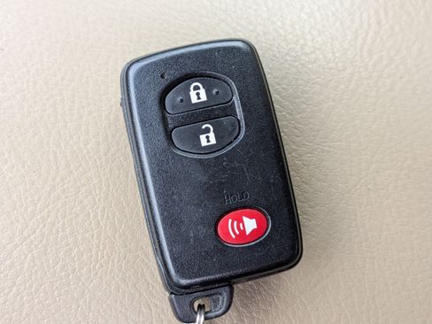 Used 2012 Toyota RAV4 Limited image 33