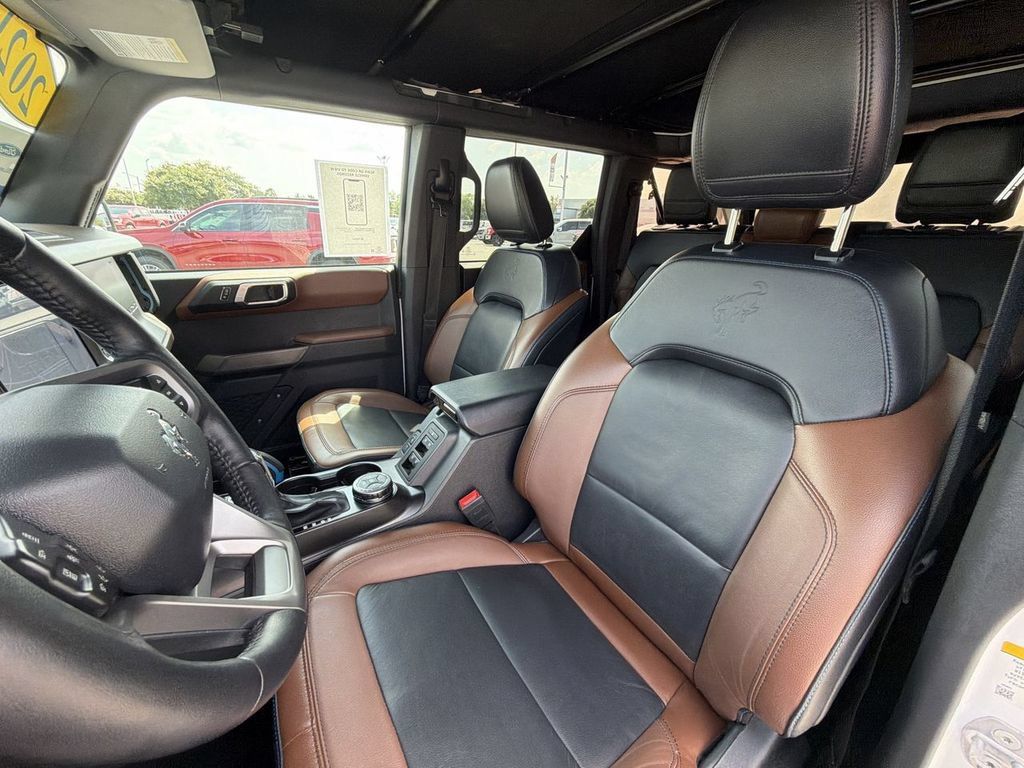 Used 2021 Ford Bronco Outer Banks AWD/4WD image 12