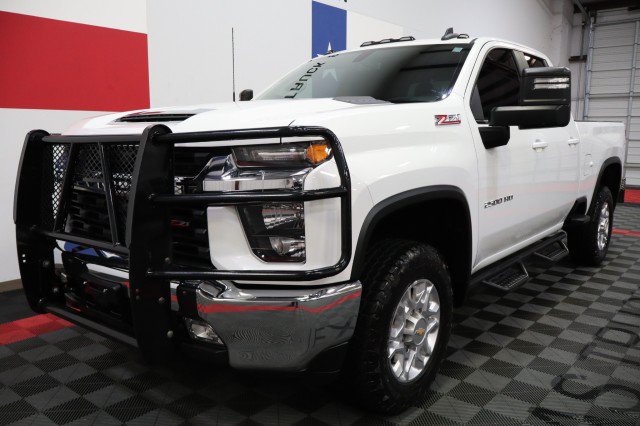 Used 2022 Chevrolet Silverado 2500 LT w/ Convenience Package AWD/4WD image 3
