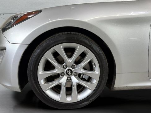 Used 2013 Hyundai Genesis 3.8 RWD image 36