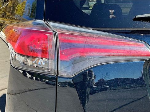 Used 2017 Toyota RAV4 XLE image 30