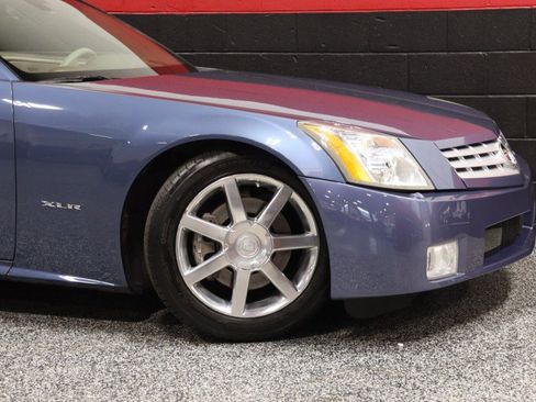Used 2005 Cadillac XLR RWD image 3