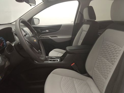 Used 2021 Chevrolet Equinox LS w/ LS Convenience Package image 17