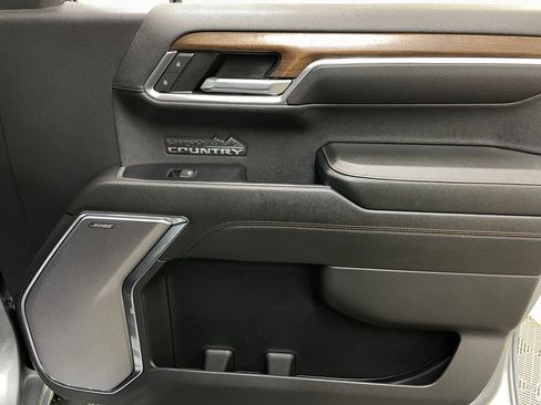 Used 2024 Chevrolet Silverado 1500 High Country w/ High Country Premium Package image 45