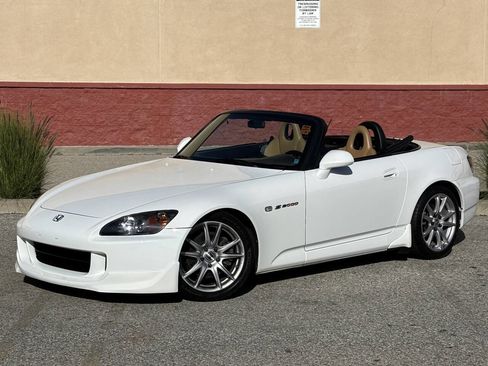 Used 2004 Honda S2000 Base 2dr Convertible image 3