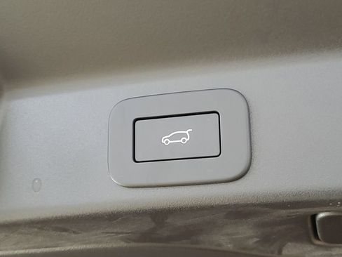 New 2026 Jaguar F-PACE R-Dynamic S image 9