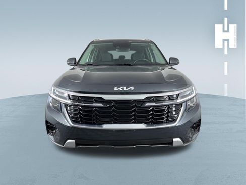 Used 2024 Kia Seltos EX image 2