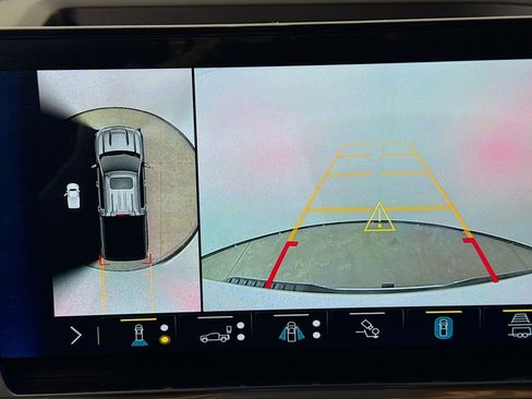 Used 2023 Chevrolet Silverado 1500 LTZ image 16