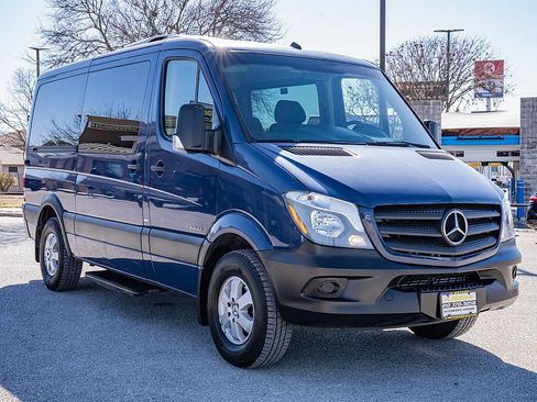 Used 2016 Mercedes-Benz Sprinter 2500 image 3