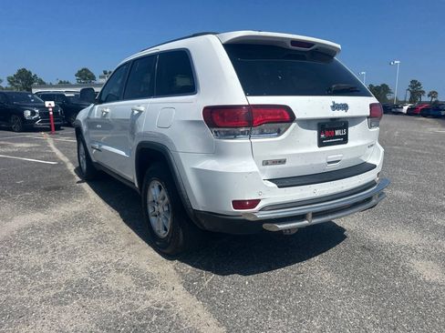 Used 2020 Jeep Grand Cherokee Laredo RWD image 5
