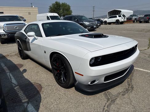 Used 2021 Dodge Challenger R/T Scat Pack w/ Shaker Package RWD image 3