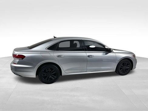 Used 2020 Volkswagen Passat 2.0T SE w/ Sunroof Package FWD image 9