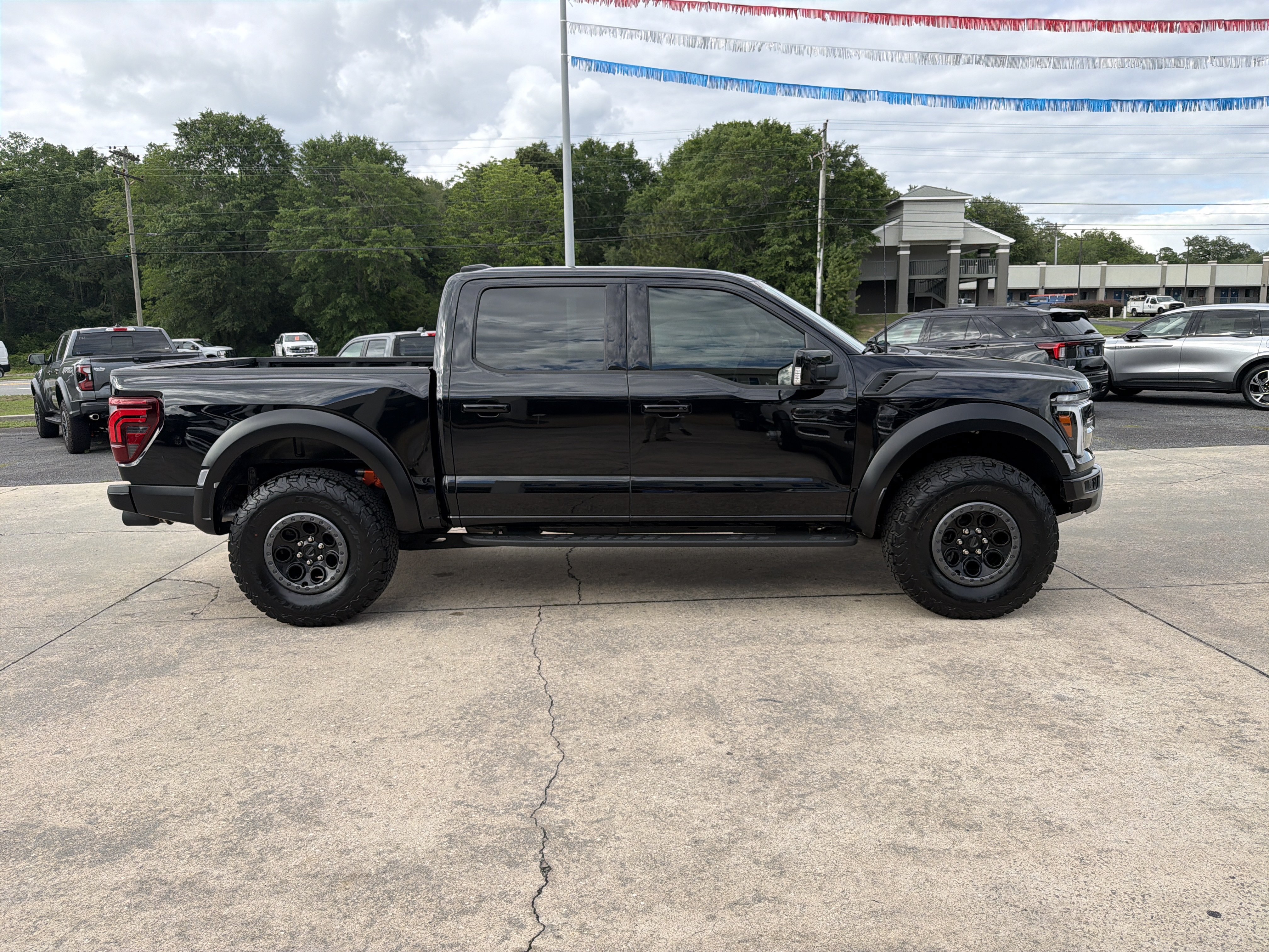 Used 2025 Ford F150 Raptor AWD/4WD image 5