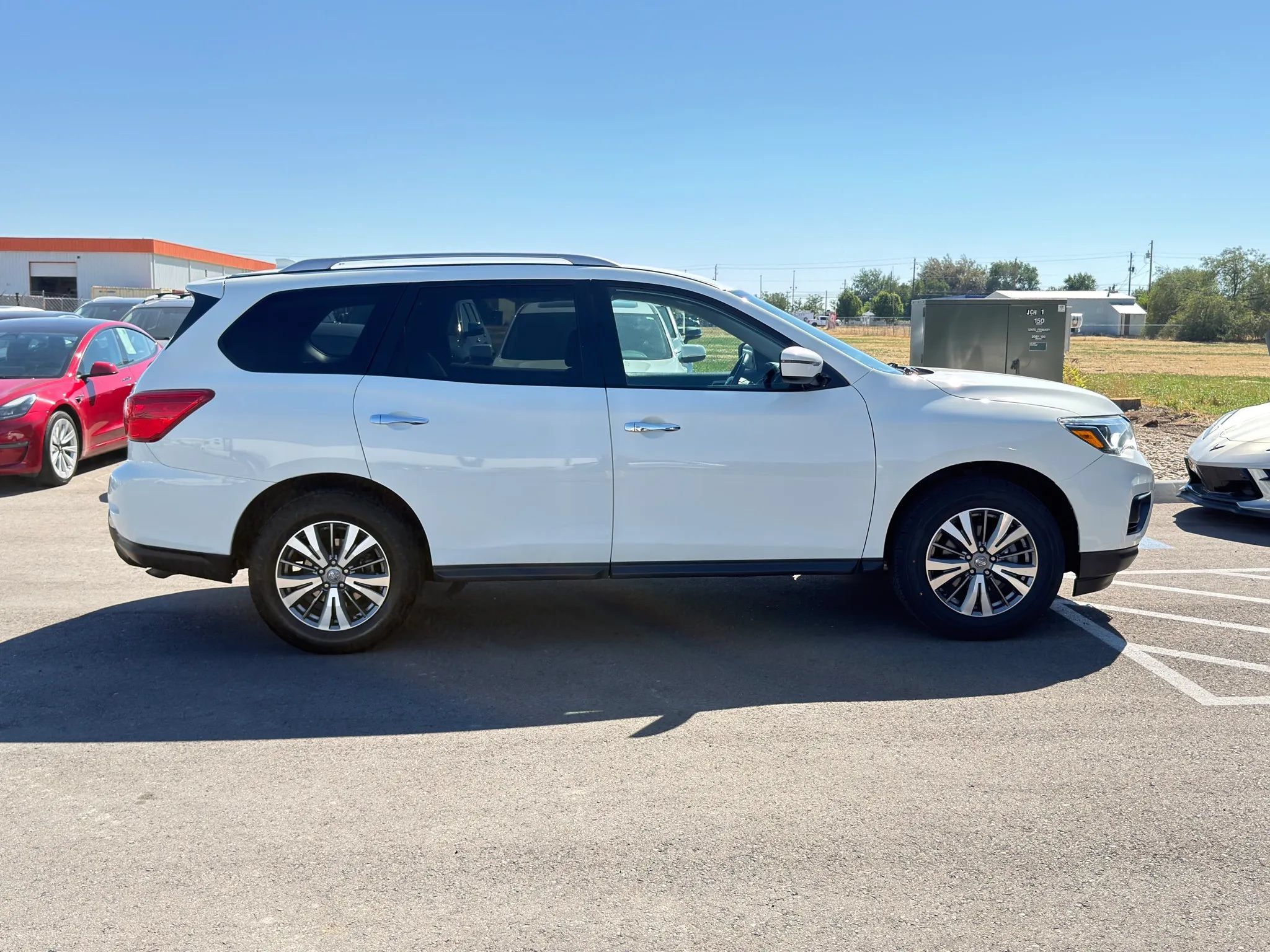 Used 2020 Nissan Pathfinder SV AWD/4WD image 7