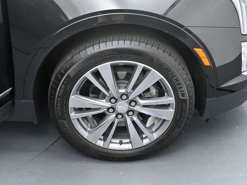 Certified 2025 Cadillac XT5 Premium Luxury FWD image 38